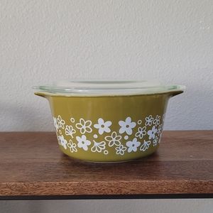 Vintage Pyrex green spring blossom daisy print dish with lid